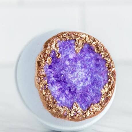 Mother's Day Crystal Geode Bath Bomb - Amethyst